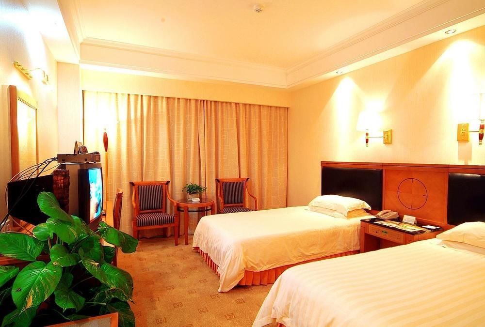 فندق Crown ووهان المظهر الخارجي الصورة