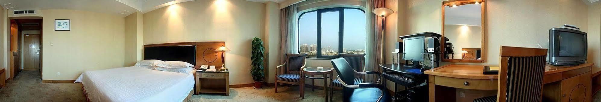 فندق Crown ووهان المظهر الخارجي الصورة